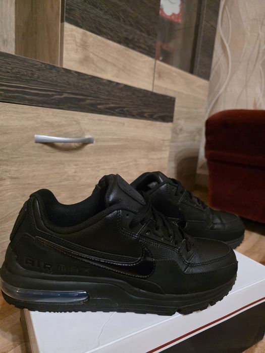 Обувки NIKE Air Max