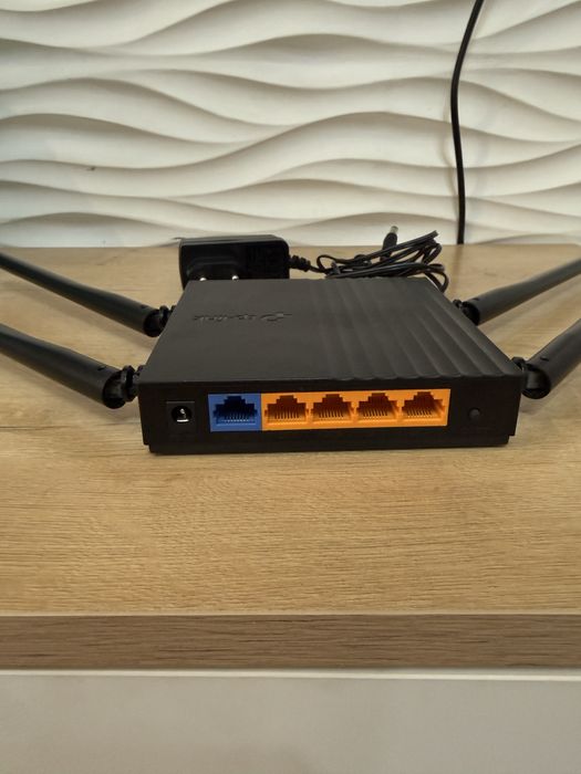 Продам WI-FI роутер Tp-link Archer C64