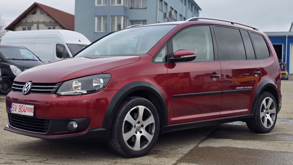 Volkswagen touran cross 2.0 tdi 7 locuri 
2.0.tdi 140.cp
231000km
Euro