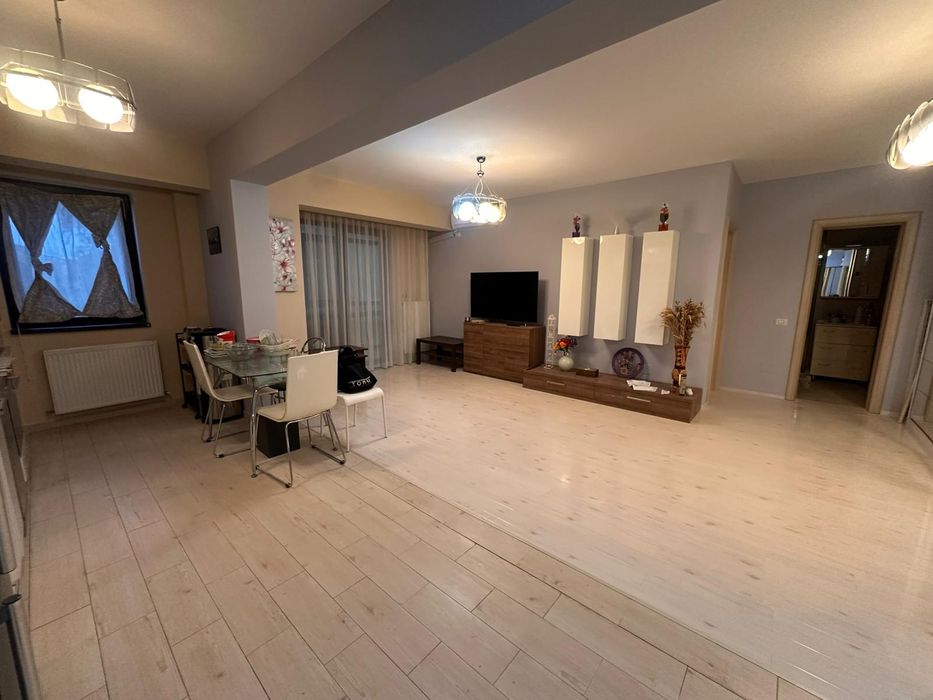 Apartament 3 camere de inchiriat in Dobroesti