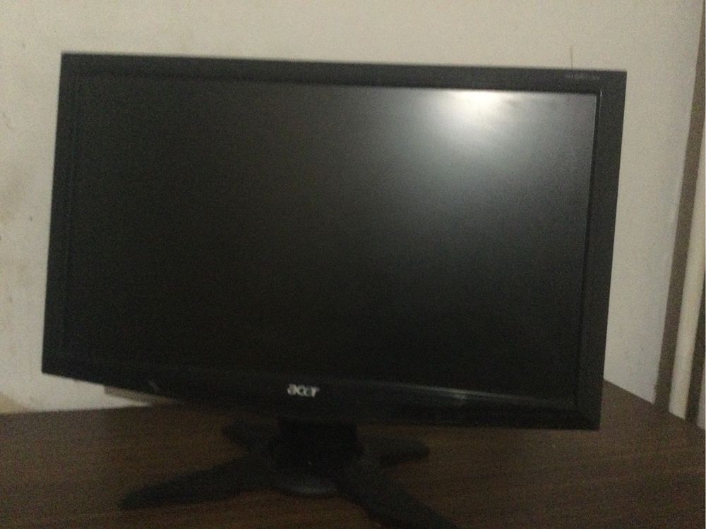 монитор 18.5 инча acer