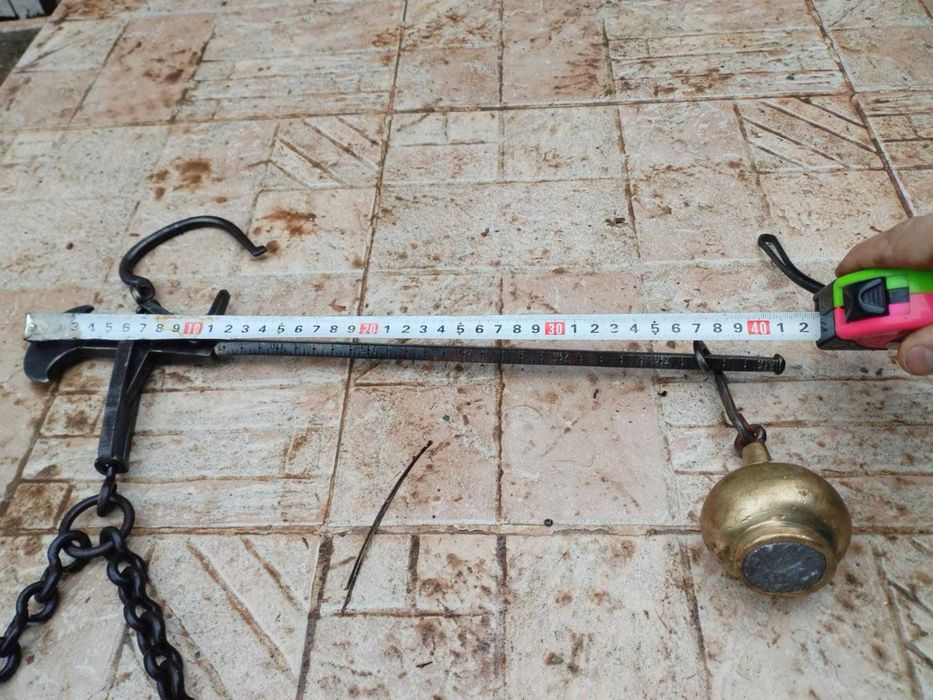 Стар кантар с топуз