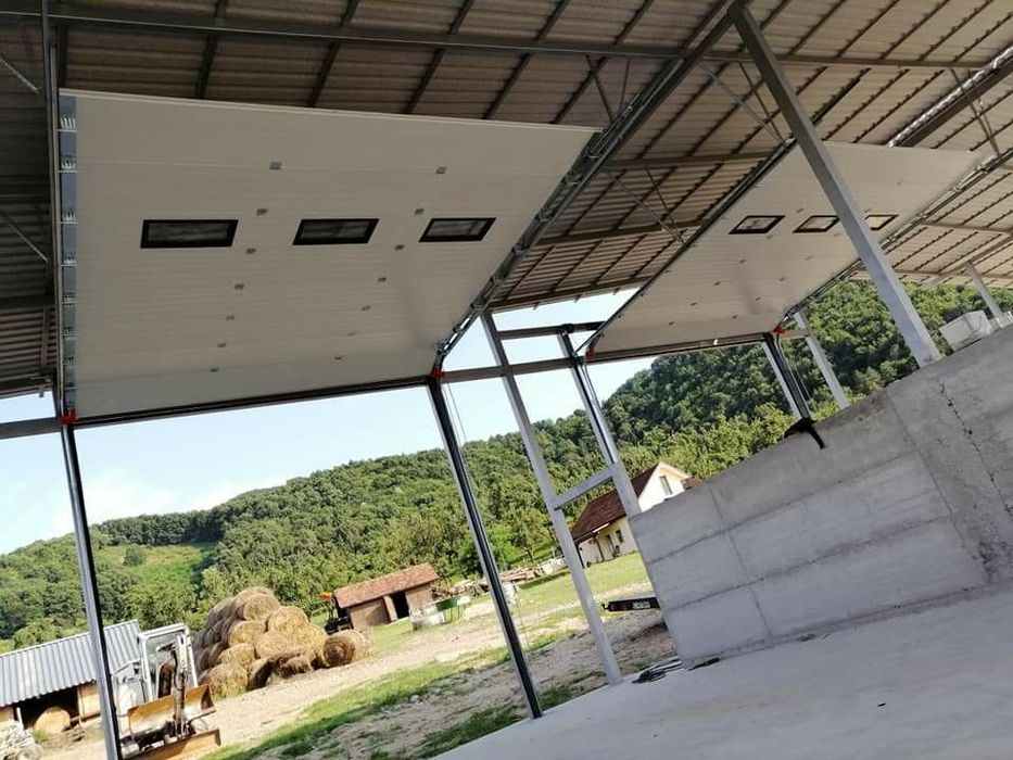 Usi de garaj sectionale rezidentiale