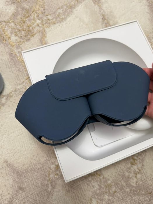 AirPods Max синий цвет