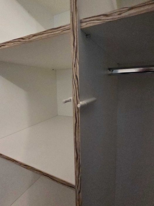 Гардероб с огледало