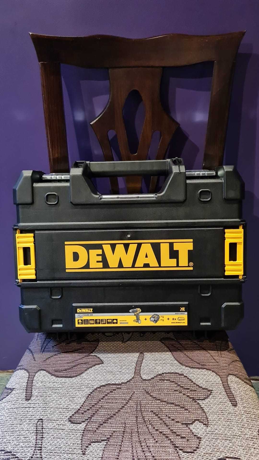 Винтовер DEWALT DCD709 D2T 18v