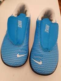 Ghete fotbal Nike Mercurial