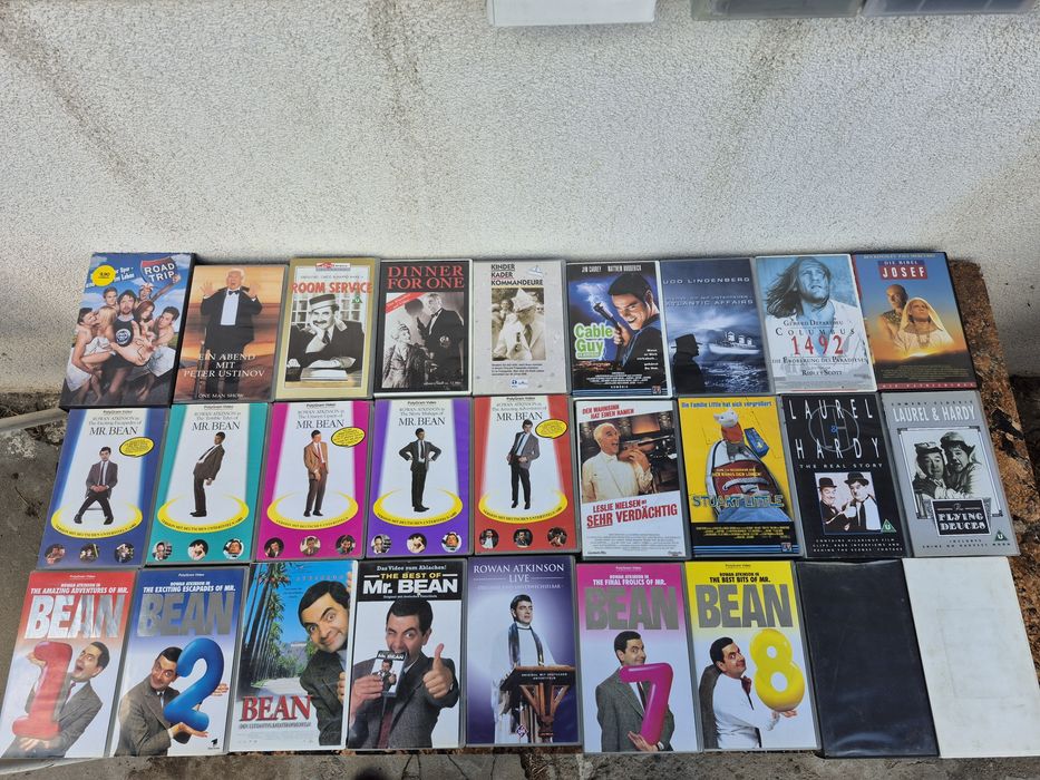 Vând 56 casete video VHS filme acțiune,drama,Comedie,dragoste,Fictiune