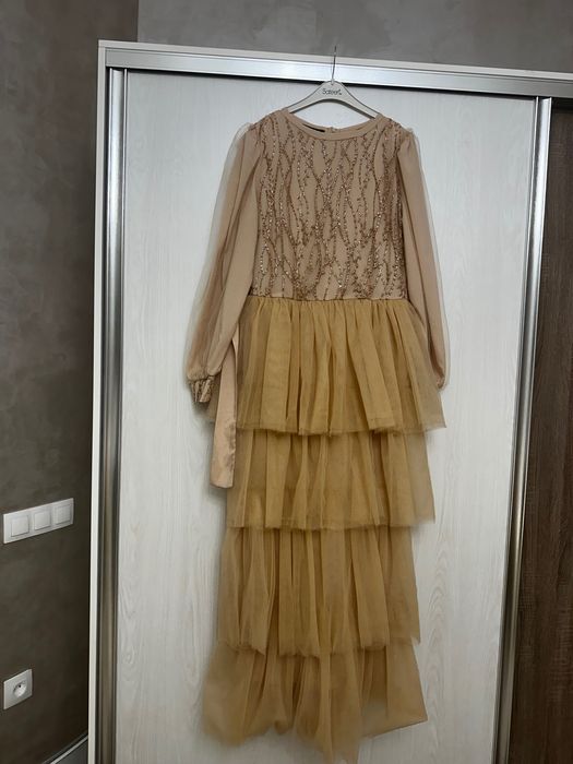 Вечернее платье из фатина