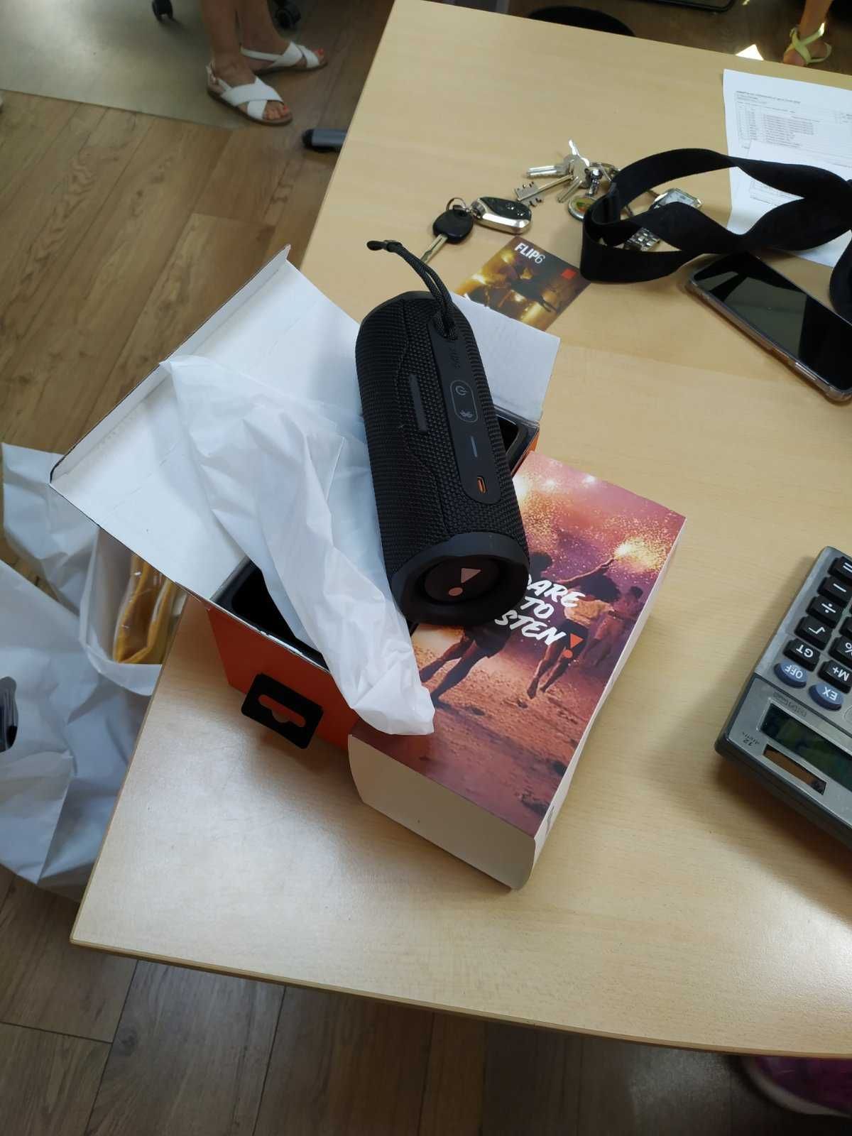 Продавам колонка JBL 1 FLIP 6