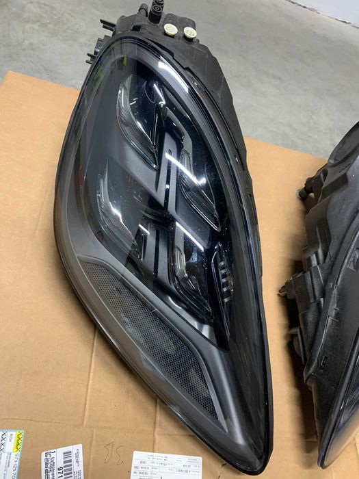 Porsche Cayenne 9Y0 far stanga far dreapta faruri full led matrix