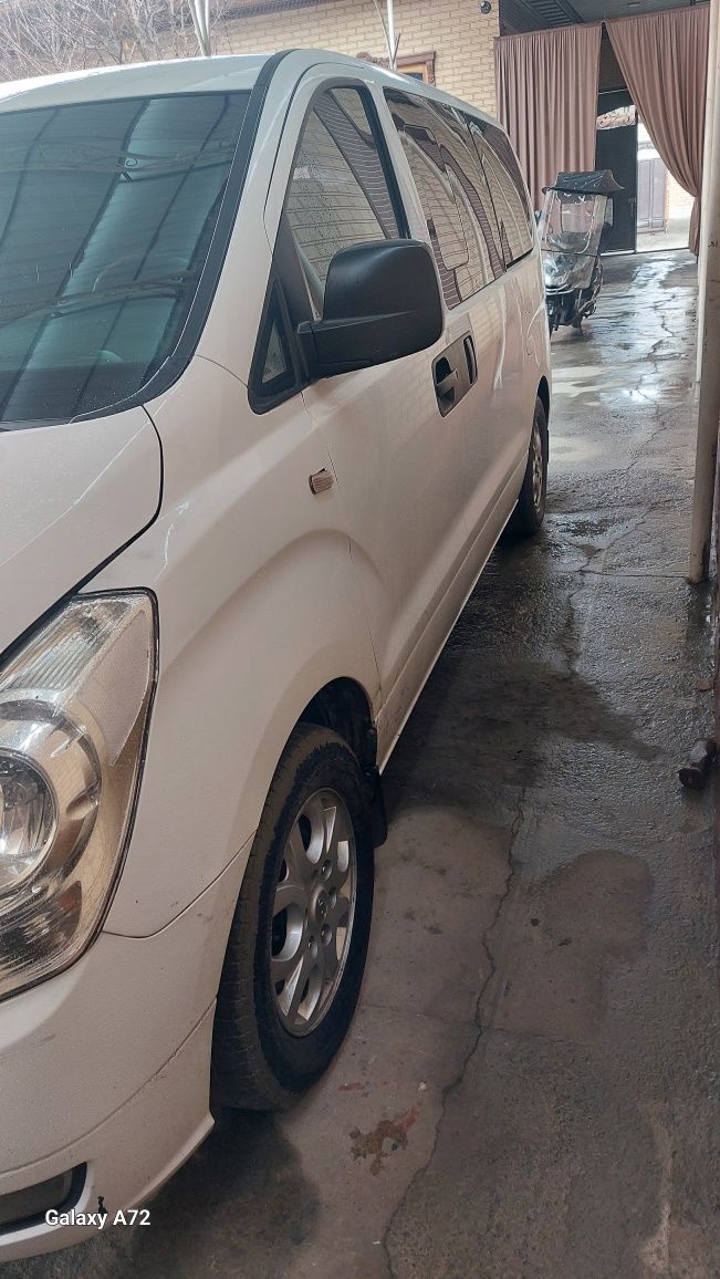 Hyundai starix  255.000 yurgan 2012 yil  metanga moslangan