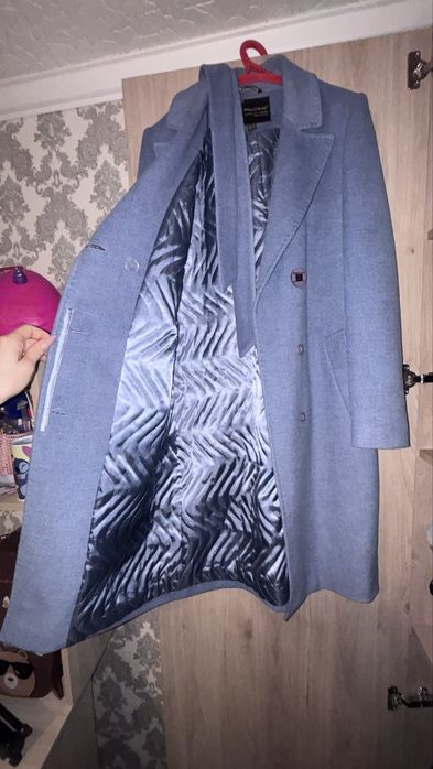 Продам пальто одевались несколько раз на мероприятия