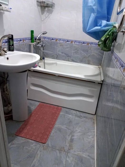 4/2/5 90 м2
клиника Medimax. 
Массив Ахмада Югнаки.