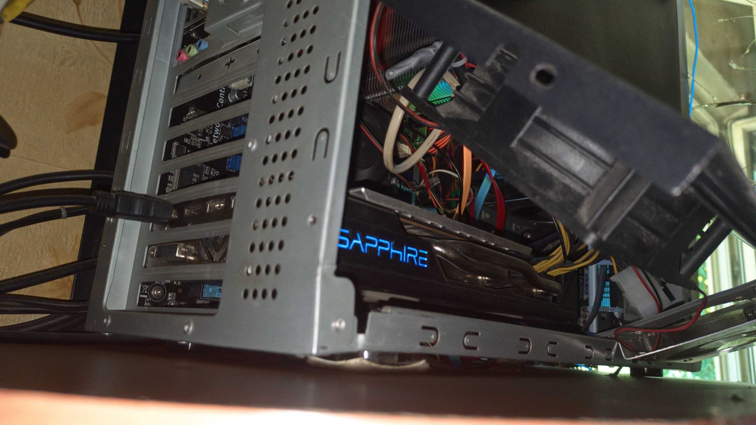 AMD FX-8320, Radeon RX 580.
