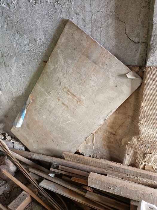 Продавам сух дървен материал