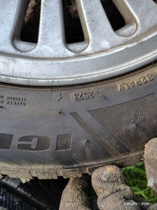 Зимни гуми с джанти БМВ 16ки