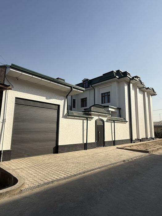 Домбираобод махаллада 3,7 сотихли, 3 этажли 10 та хона евро ховли