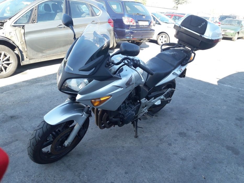 Мотоциклет Хонда ЦБФ (Honda CBF 600)-На части