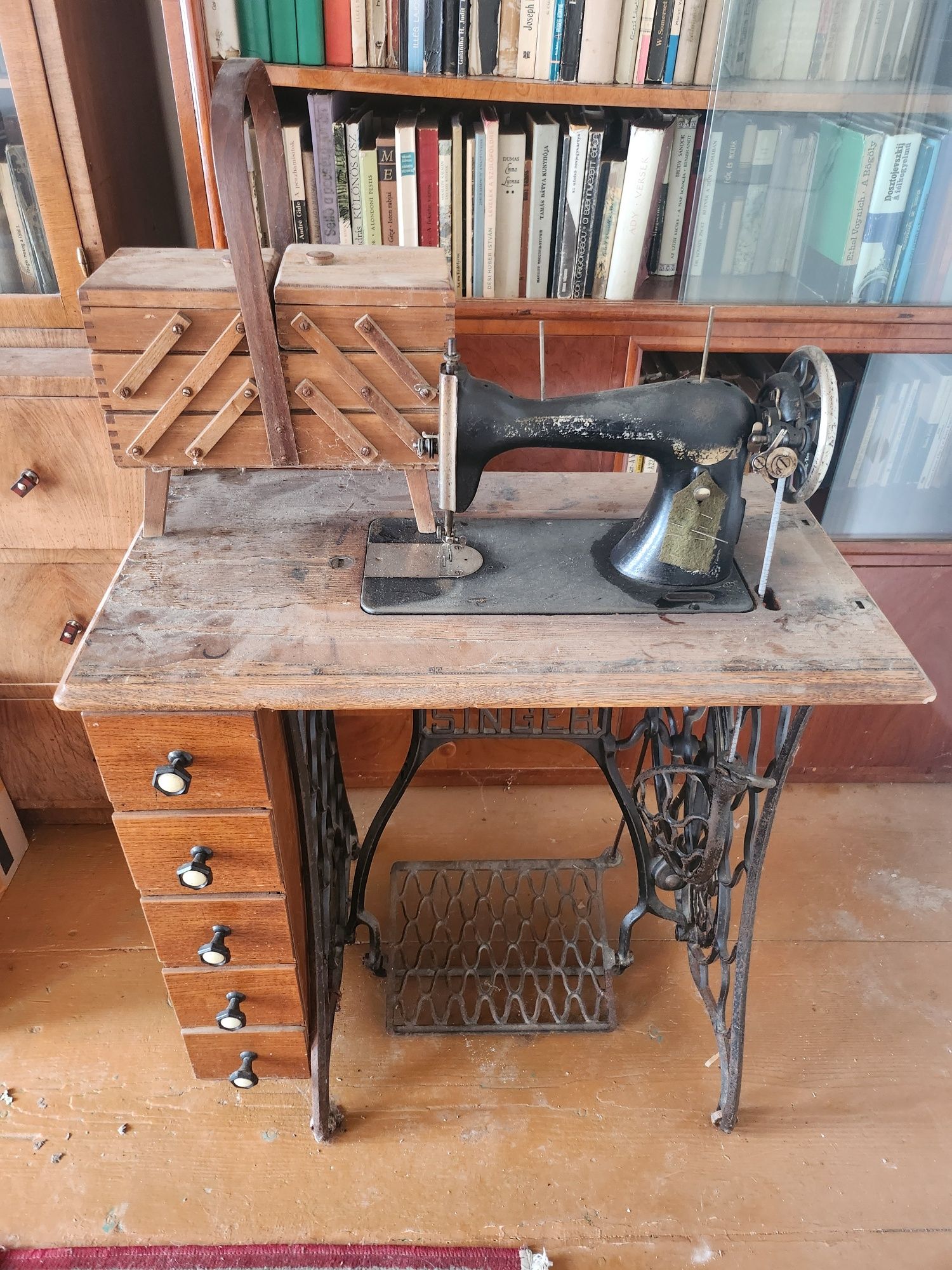 Masina de cusut vintage Singer