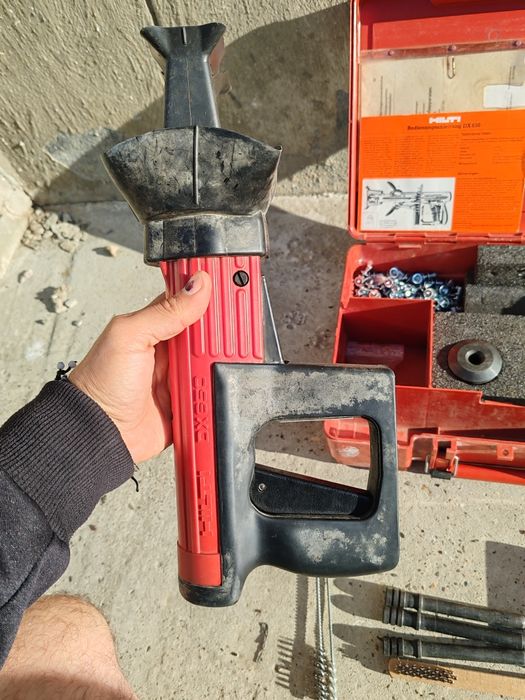 Pistol pentru cuie HILTI DX 650