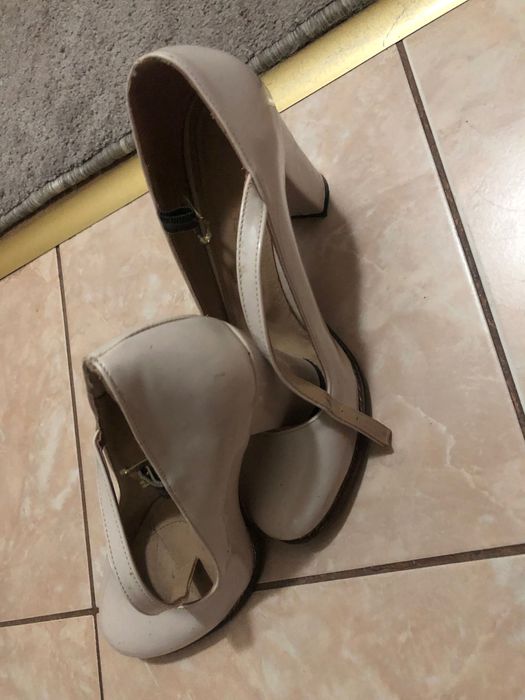 Pantofi cu toc si balerini