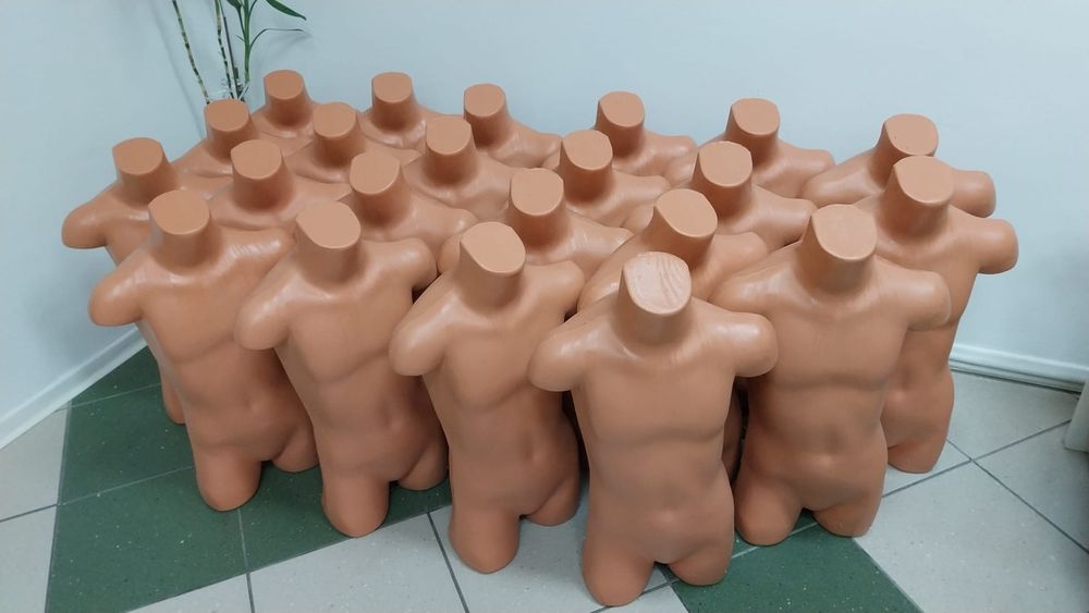 Vând busturi copiii