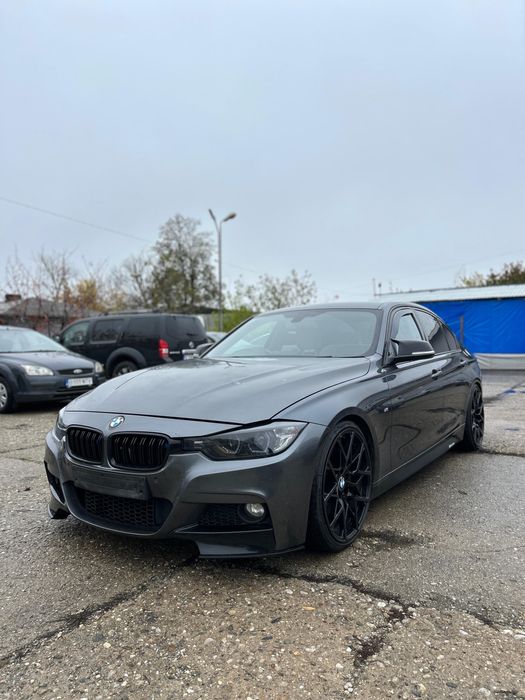 Dezmembrez BMW 335xd F30 M-Pack OEM, Interior piele alba, Volan M