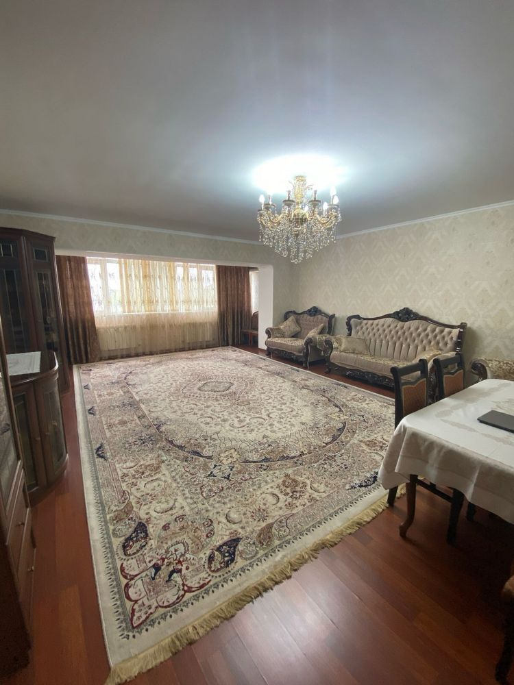 Продам 4 к.кв в 11 мкр