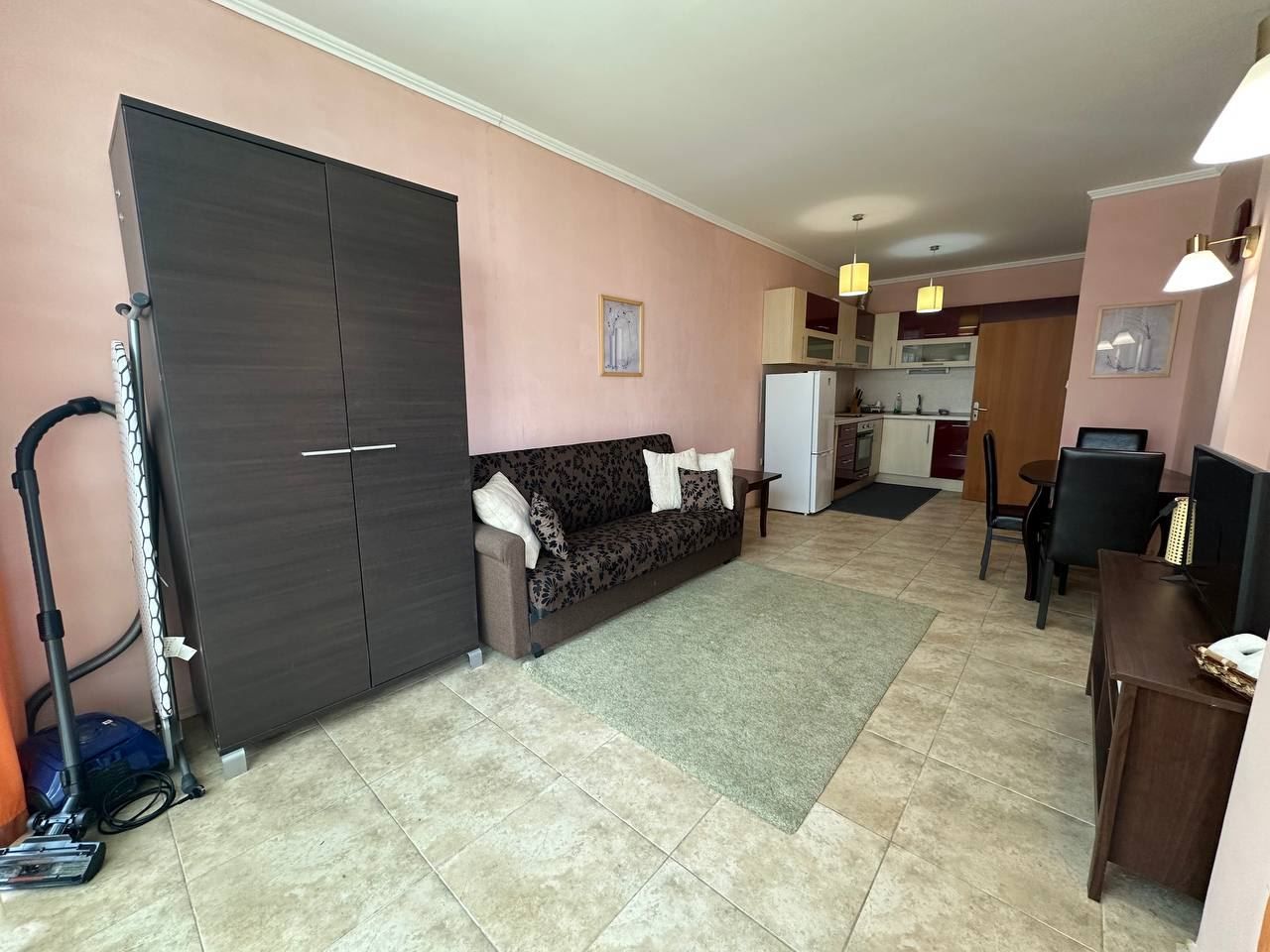 Продава се Двустаен апартамент в к.к. Слънчев бряг - 65 кв.м за 1354 €/кв.м - Снимка #6