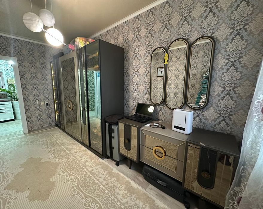 Продам 2х комн. Квартиру Достык 36/3