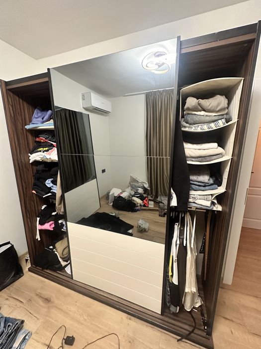 ( Запазен ) Гардероб за подаряване