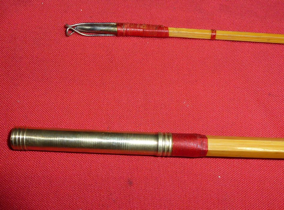 Прекрасна старинна бамбукова въдица,много скъпо изпълнение