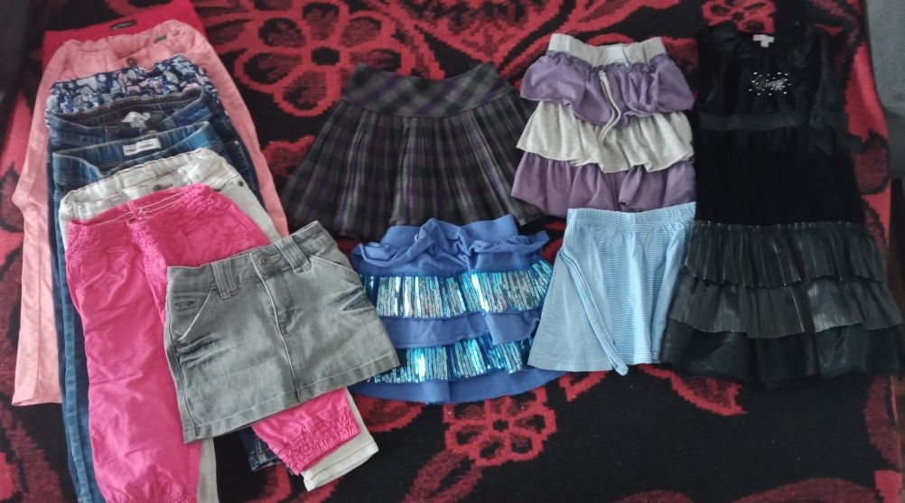 Lot haine fetița 2-4 ani