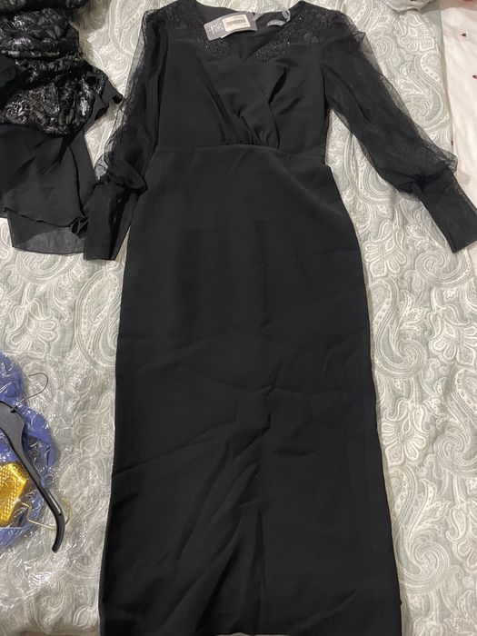 Платья в наличии не одевались