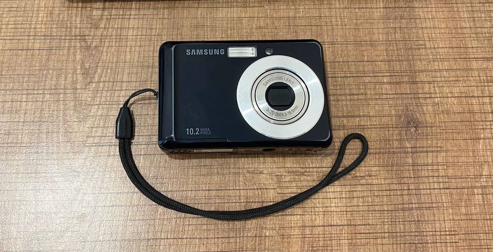 Цифровой фотоаппарат Samsung ES15