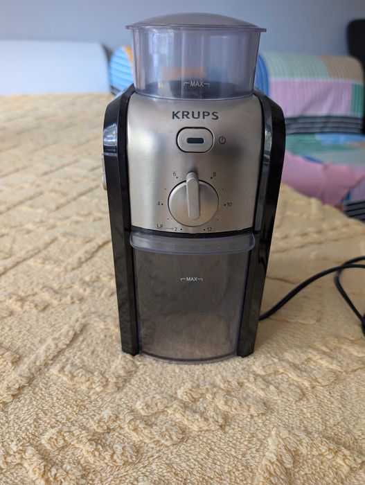 Кафемелачка Krups GVX242, 100 W, 200 гр, черна