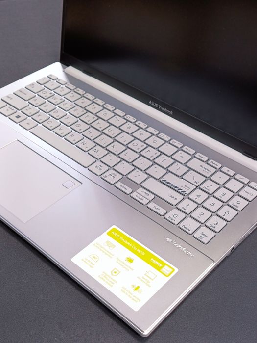 Asus VivoBook Silver