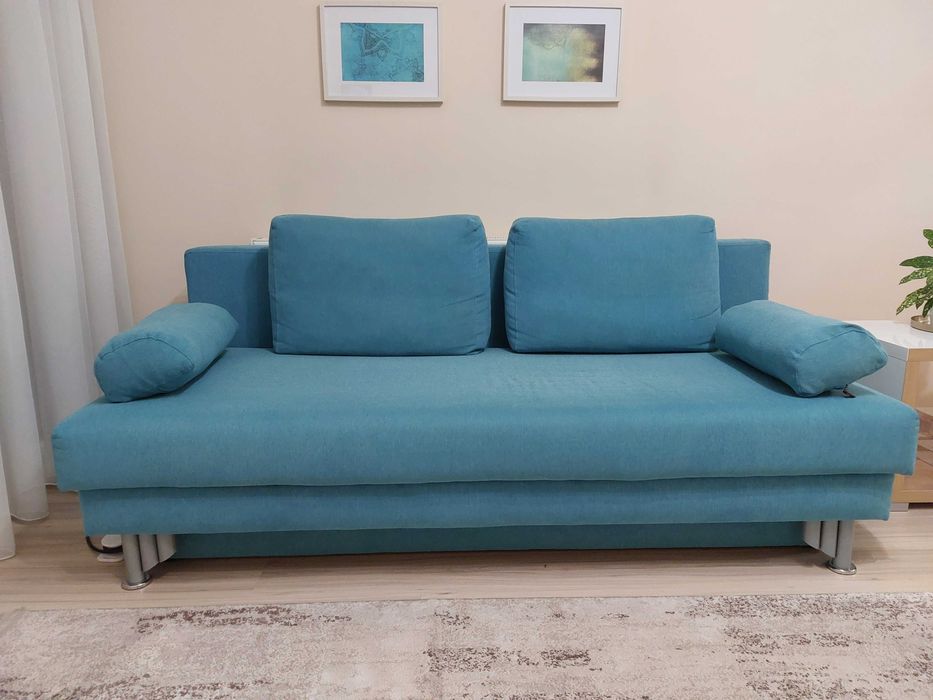 Cand canapea extensibila albastru deschis