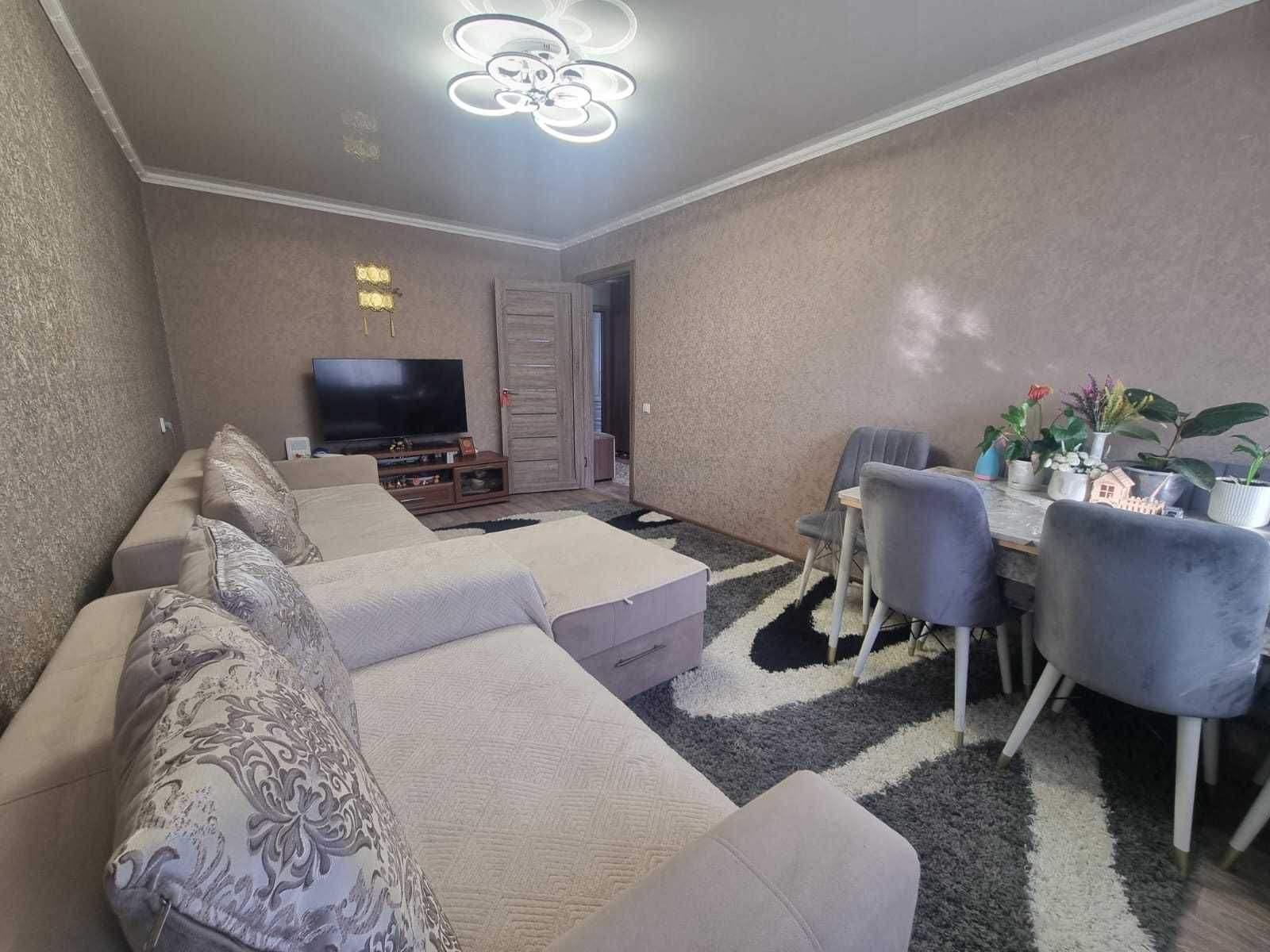 Продам 3 комнатную квартиру. Центр. Торг