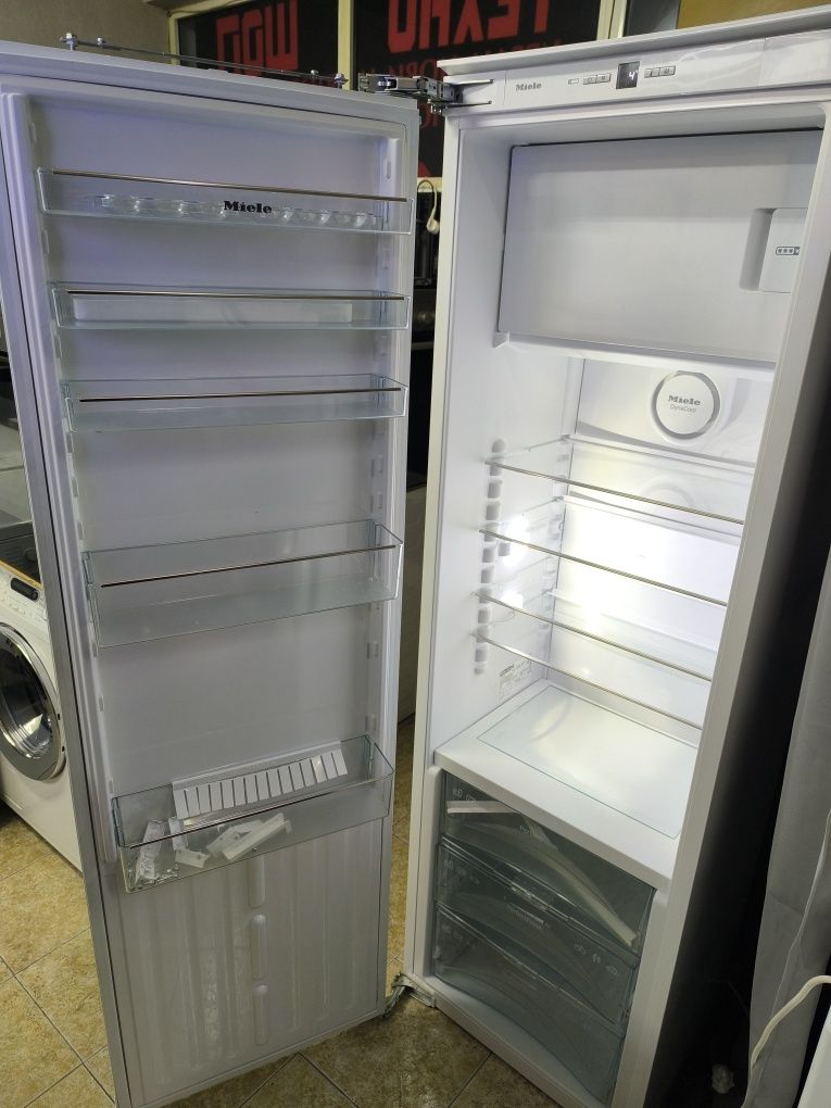 Хладилник Miele K37282IDF - за вграждане с вътрешна камера.