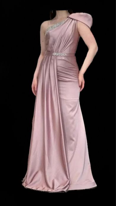 Rochie lunga pentru eveniment