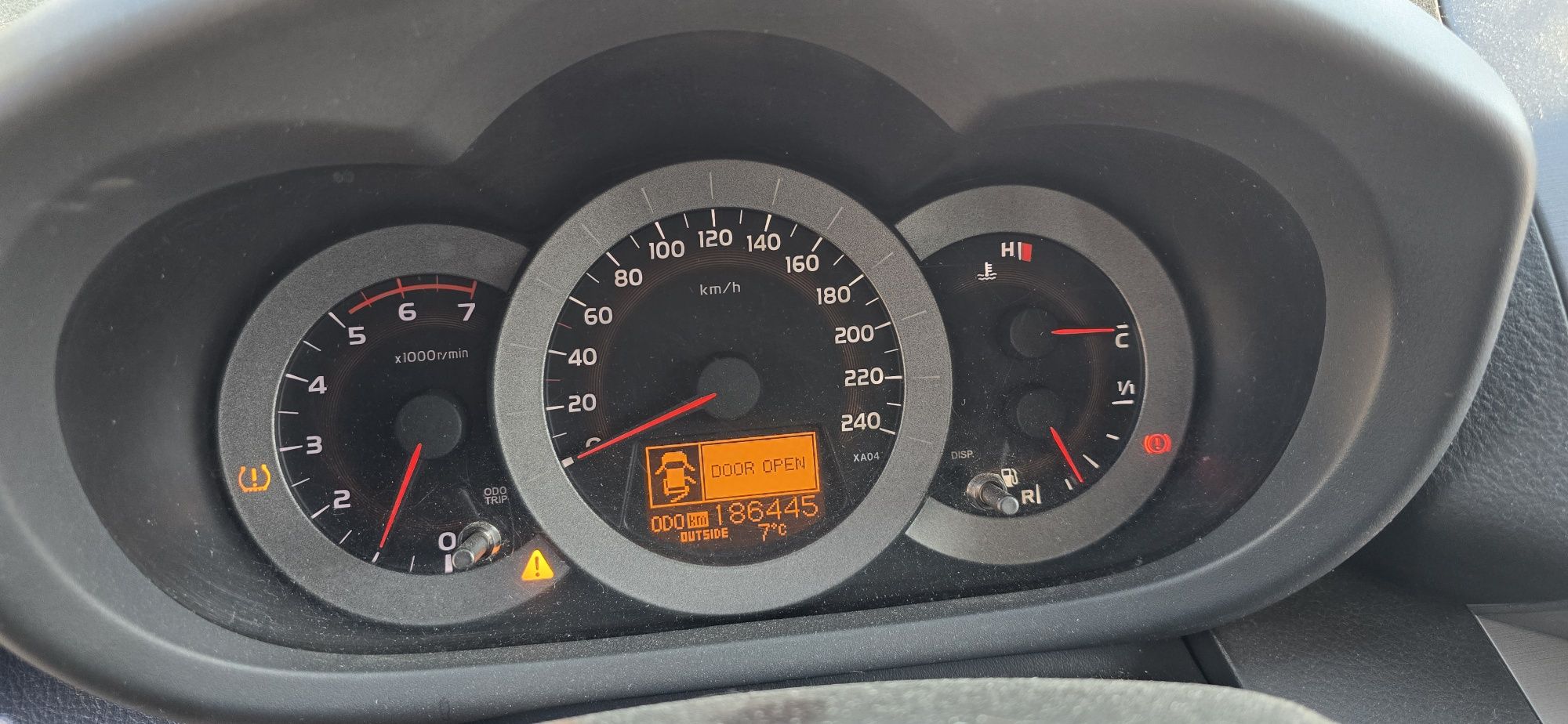 Toyota RAV4 2.2L 177CP 4WD nu sunt interesat de schimburi