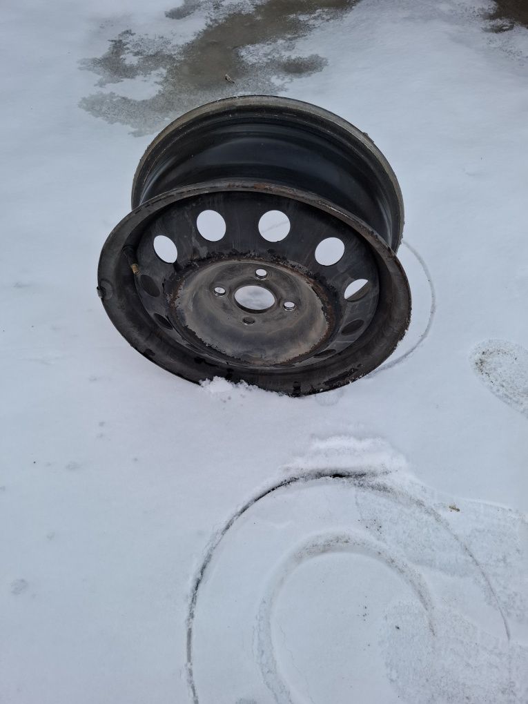 Diska R 15 sotiladi