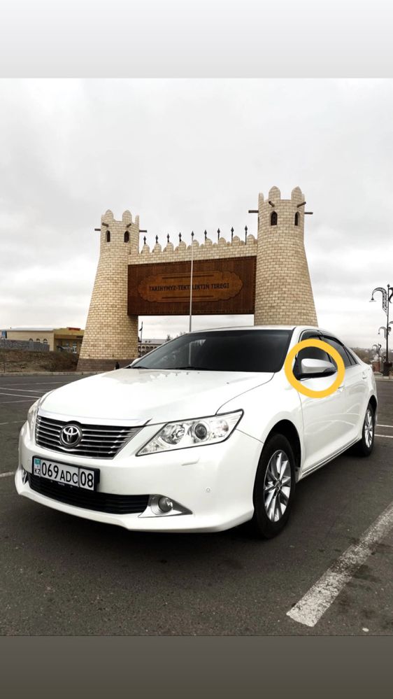 Зеркало заднего вида на Toyota Camry