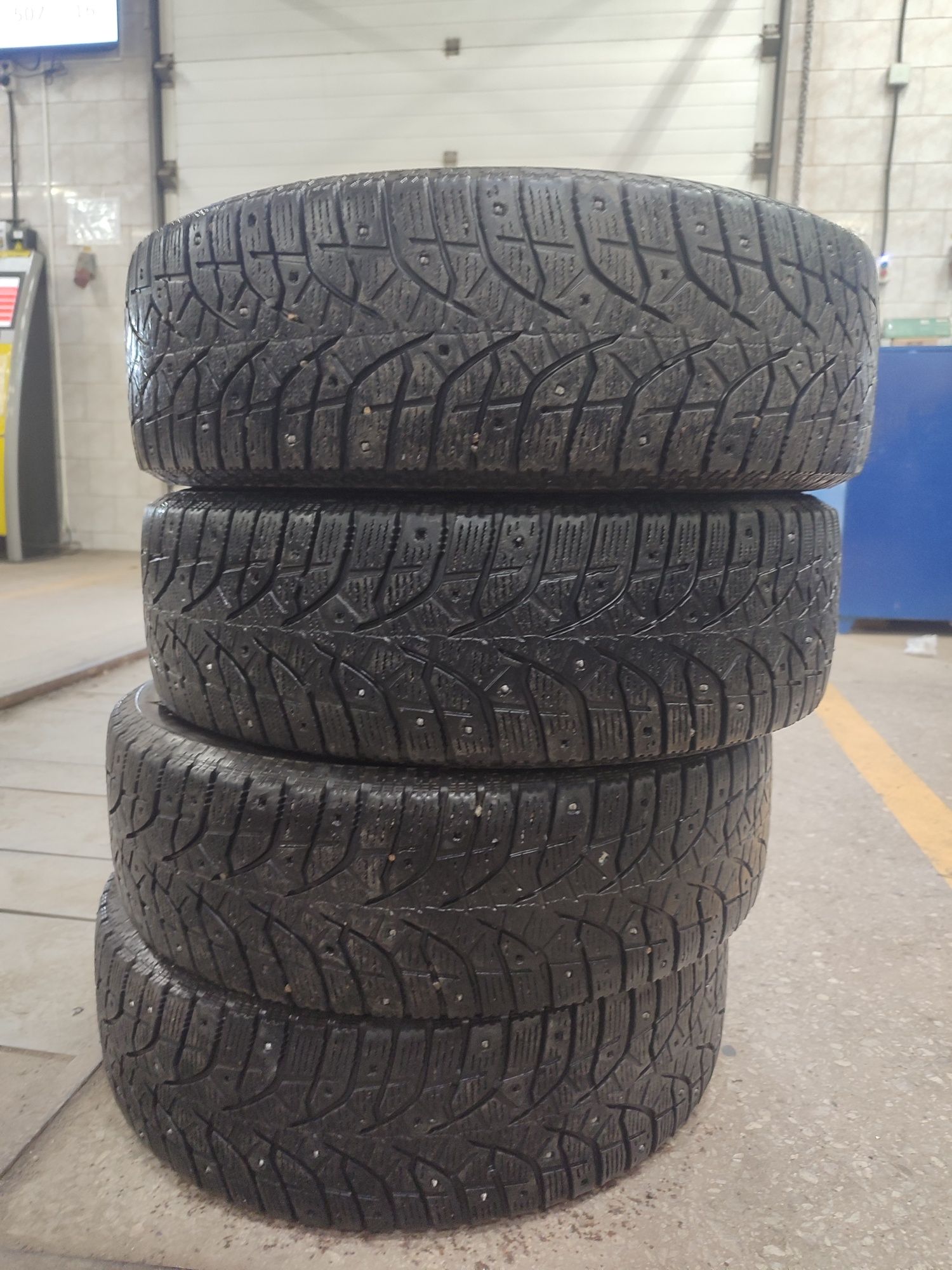 Шины зимние 185/65/r15 Bridgestone spike-02
