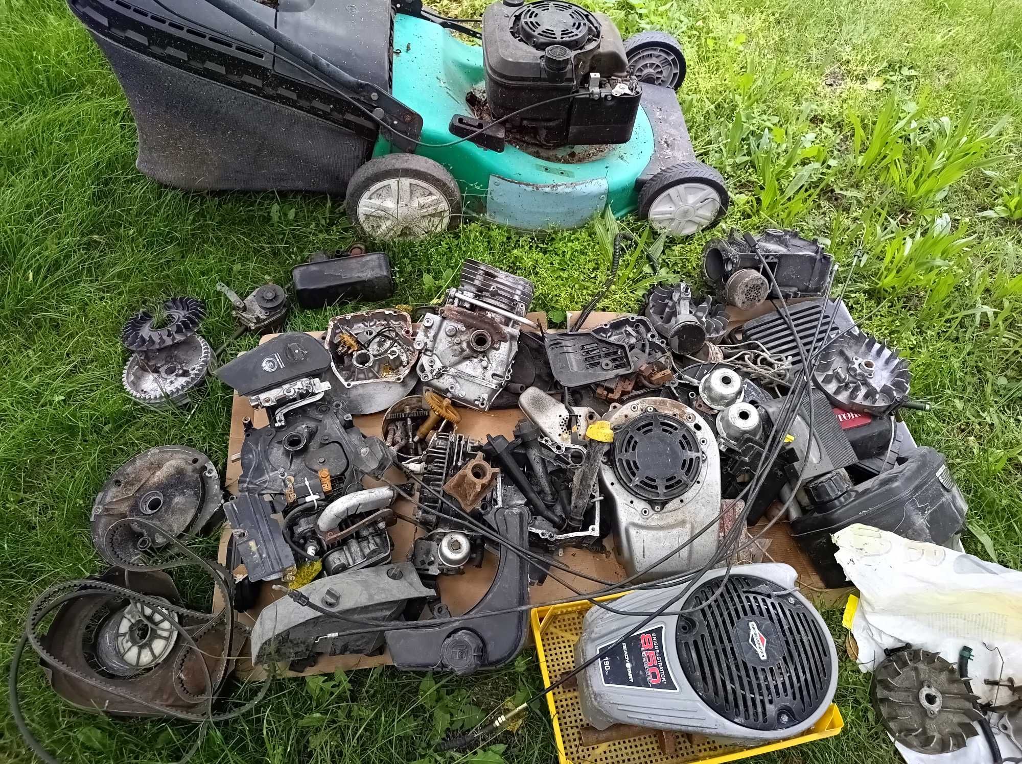 Части за косачки и двигатели briggs & stratton