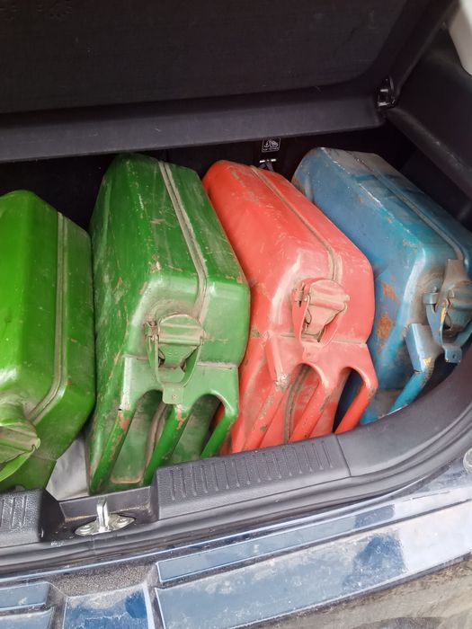 продам канистры бу