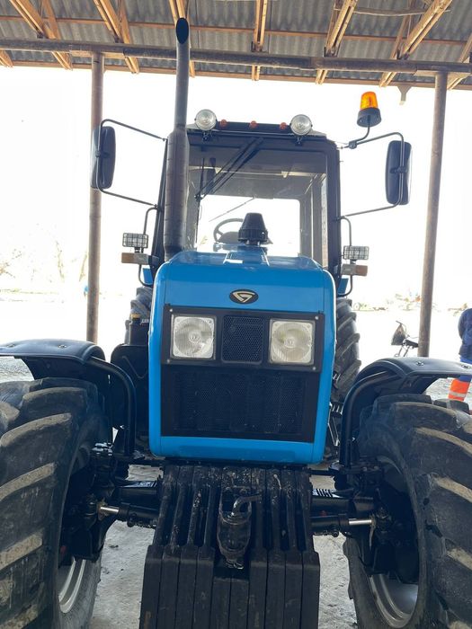 1221 трактор почти янги срочно сотилади