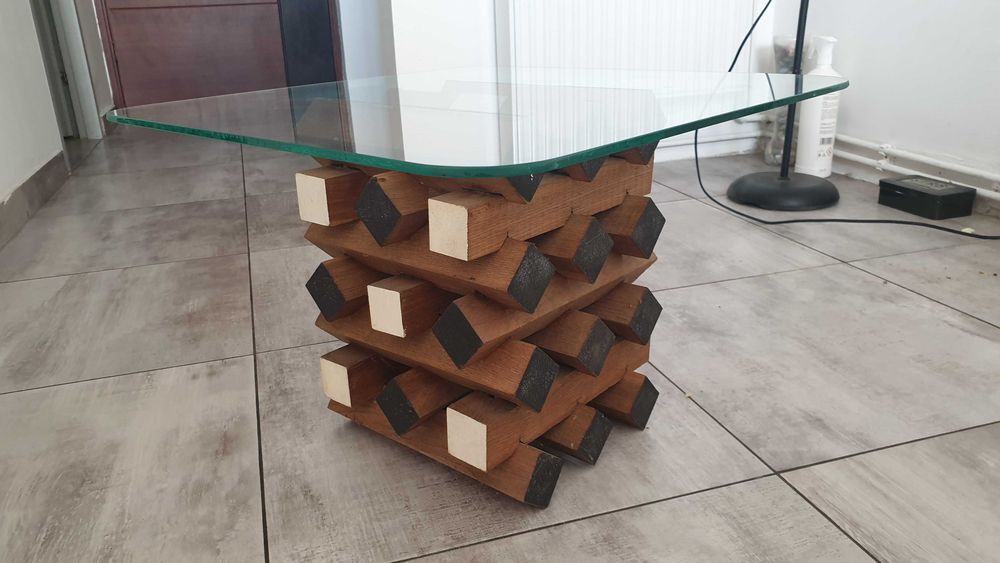 masuta de sticla AUREL DAN, Lucrare de arta Structura lemn, cuburi